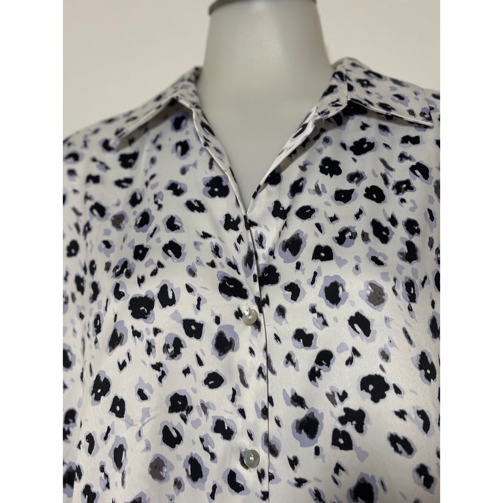 Industry Button Down Shirt Womens‎ XL White Leopard Print Satin Feel NWT